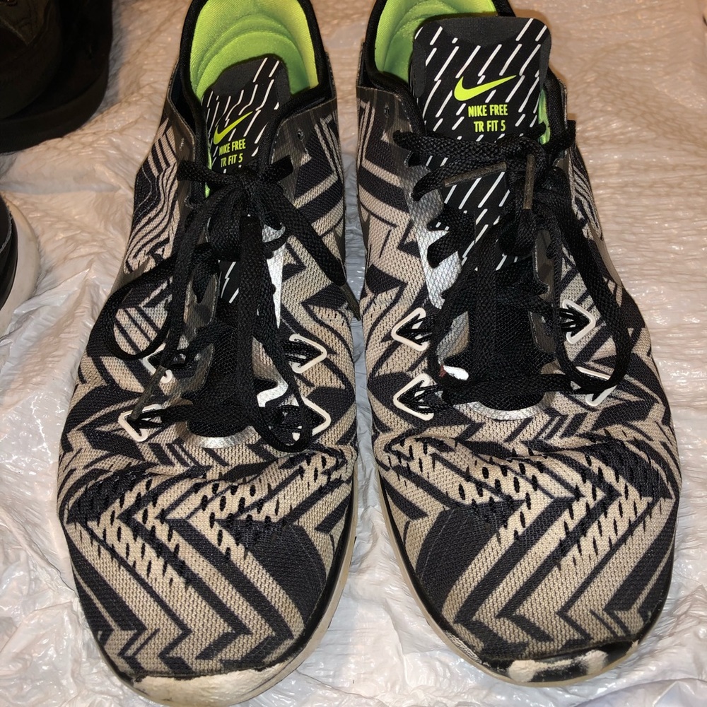Nike Shoes - Picture 2 of 4